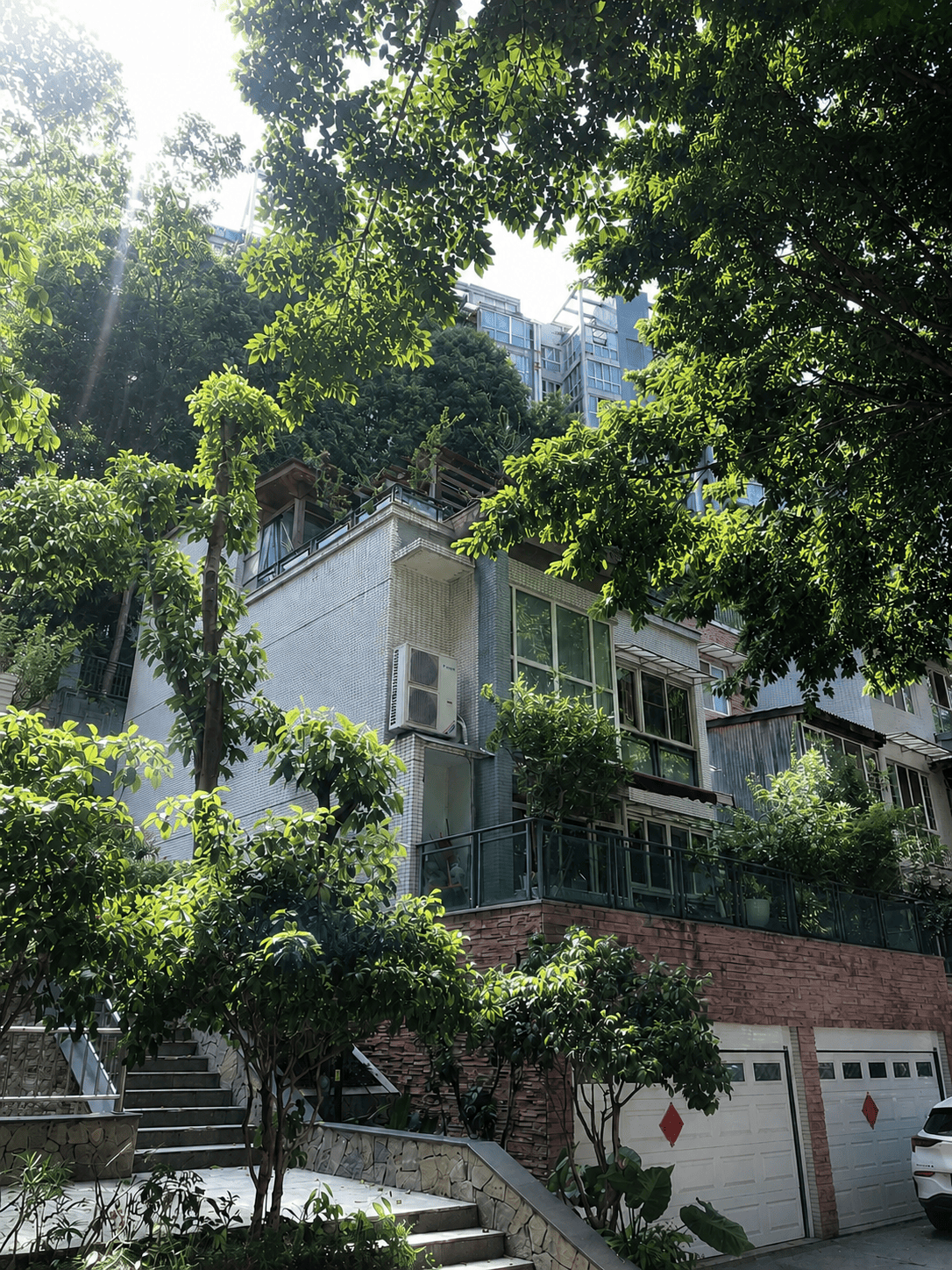黔江岛居岁月从容升级：小小岛老别墅加装蒂升悦行款电梯
